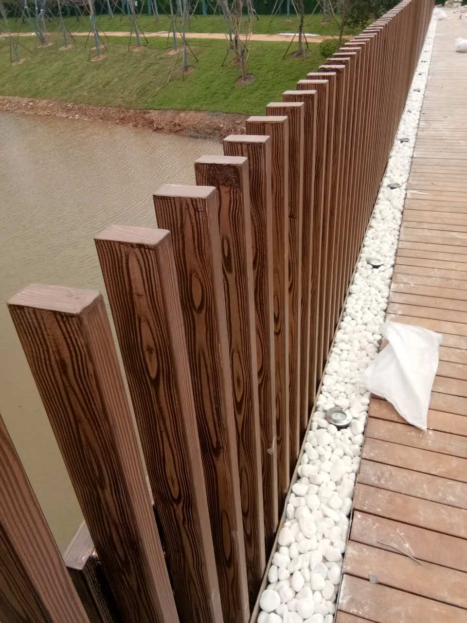 佳木斯钢管护栏木纹漆施工项目